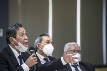Curi Barang Bukti Emas...