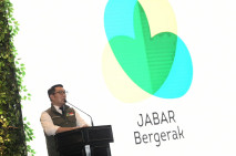 Ridwan Kamil Hadiri...