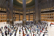 Masjid Istiqlal Gelar...