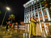 Usai Tarawih, Jamaah...