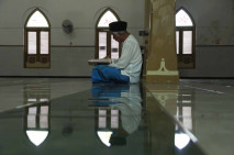 Umat Muslim Perbanyak...