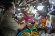 Anies Baswedan Tinjau...