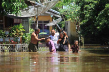 Banjir Rendam Puluhan...