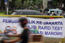 Ramai Spanduk Tolak...