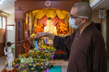 Persiapan Perayaan Waisak...
