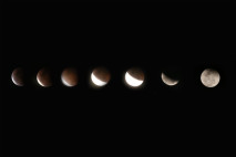 Gerhana Bulan Total...