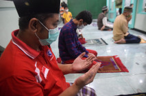 Puluhan Warga Bulusan...