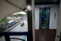 Pengoperasian Lift di...