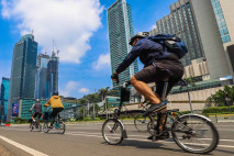 Masuk Jalur Umum, Pesepeda...