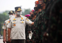 Anies Baswedan Pimpin...