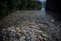 Lautan Sampah di Sungai...