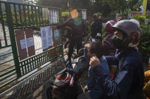 Larangan Berziarah di...