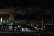Pasar Tanah Abang Lengang...