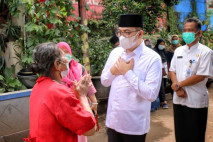 Anggota DPRD DKI Purwanto...