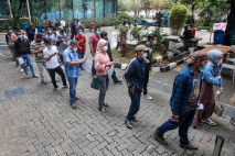 Antusias Warga di Hari...
