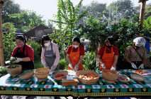 Dapur Umum Gotong Royong...