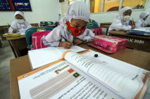 Sekolah Tatap Muka Terbatas...