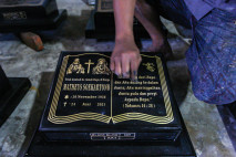 Pesanan Batu Nisan Meningkat...
