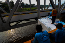 Perawatan Pintu Air...