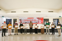 Polres Jakpus Berikan...