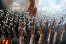 Cuaca Buruk di Laut,...