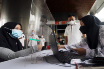 Hampir Seluruh Karyawan...