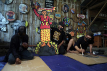 Kreatif, Komunitas Ini...