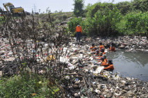 Pembersihan Sampah Kali...
