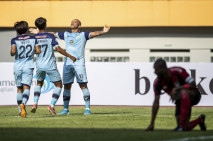 Pertandingan Liga 1...