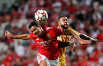 Benfica Bantai Tanpa...