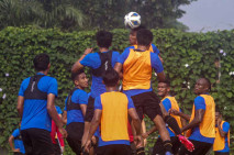 Melihat Sesi Latihan...