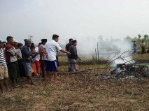Sadis, Warga Bakar Hidup-Hidup...