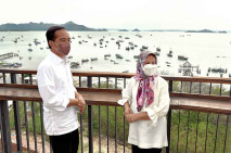 Potret Jokowi dan Iriana...