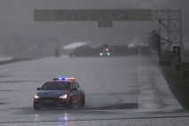 Hujan Deras Jelang Race...