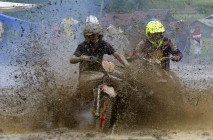 Bak Pembalap Motocross...