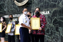 Gubernur Anies Baswedan...