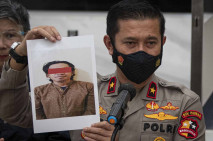 Polisi Tangkap Pelaku...