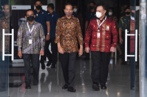 Presiden Hadiri Peringatan...