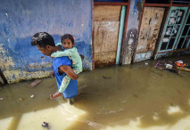 Puluhan Rumah Warga...