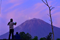 Aktivitas Gunung Semeru...