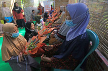 Lansia Sambut Hari Ibu