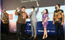 Menkominfo Terima Penghargaan...