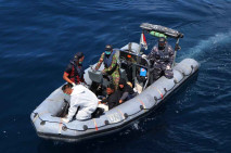 TNI AL Evakuasi Korban...
