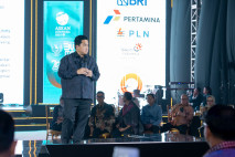 Erick Thohir Hadiri...