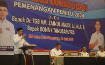 TGB Zainul Majdi Pimpin...
