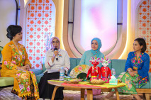 Dialog Peran Perempuan...