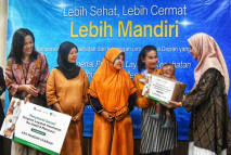 AXA Mandiri Bantu Nutrisi...