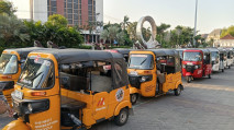 Jalan-Jalan Naik Bajaj...