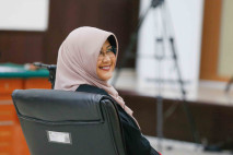 Dengan Senyuman, Dokter...