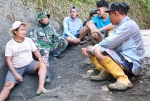 Potret Kebersamaan Satgas...